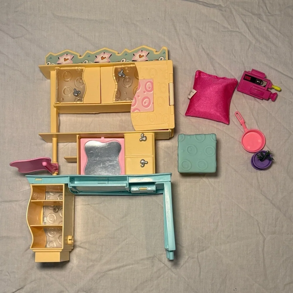 Barbie All Around Home Bedroom Playset 2000 Incomplete Set EUC